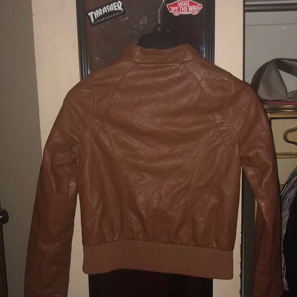 Leather jacket - Picture 7 of 8